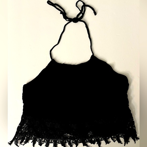 Black crop halter top - Picture 1 of 3